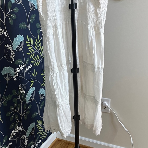 Elegant White Lace Dress Size M - Picture 8 of 9